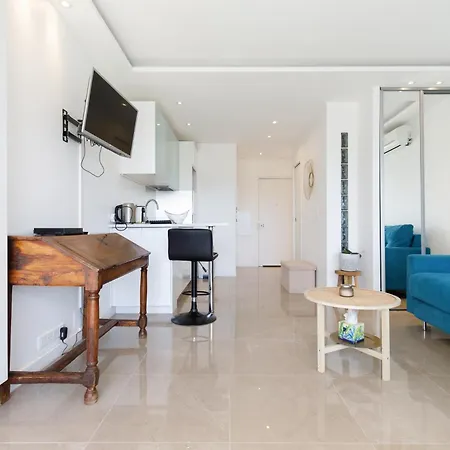 Cannes-vue Mer Esterel-balcon-plage Apartment Cannes